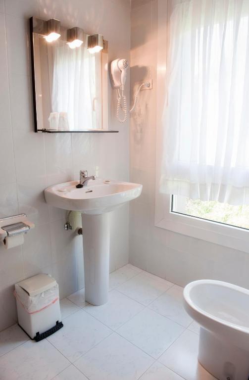 Hotel Txaraka Bermeo Habitación foto